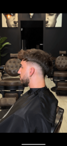 Masterclass – Degradado en Cabello Fino – 70% Tijera, 30% Máquina